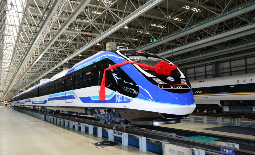 市郊鐵路璧銅線首列車輛成功下線2.png